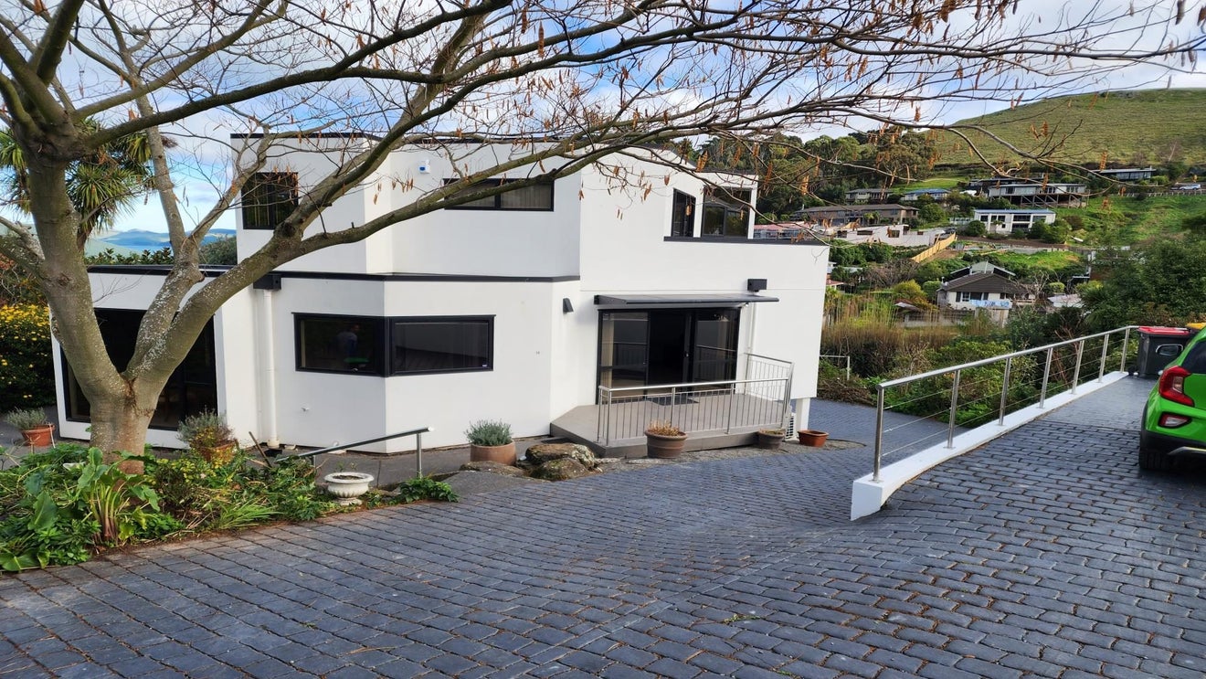 14 Harbour View Terrace, Cass Bay, Lyttelton - Carousel 1