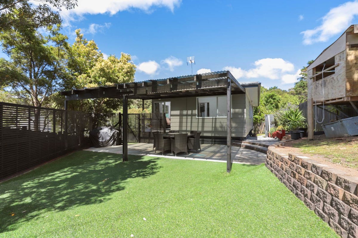 1/14 Kotinga Avenue, Glen Eden, Auckland - Carousel 2
