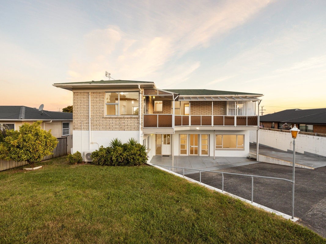 15 Priscilla Crescent, Melville, Hamilton - Carousel 1