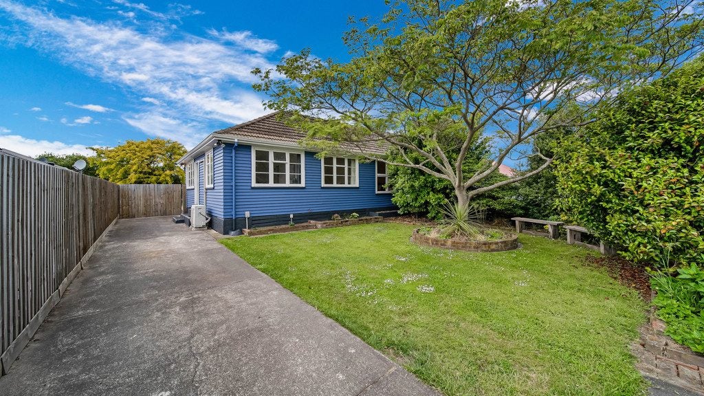 1/45 Dickson Crescent, Hornby, Christchurch - Carousel 1