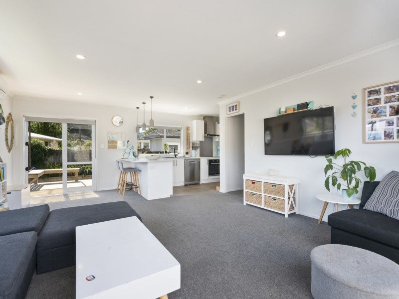28C Blenheim Street, Upper Hutt Central, Upper Hutt - Carousel 1