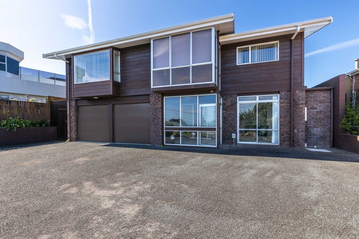 14 Scott Street, Moturoa, New Plymouth - Carousel 1
