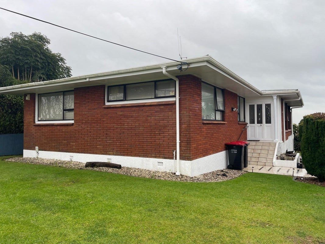 25 Brookfield Terrace, Brookfield, Tauranga - Carousel 1