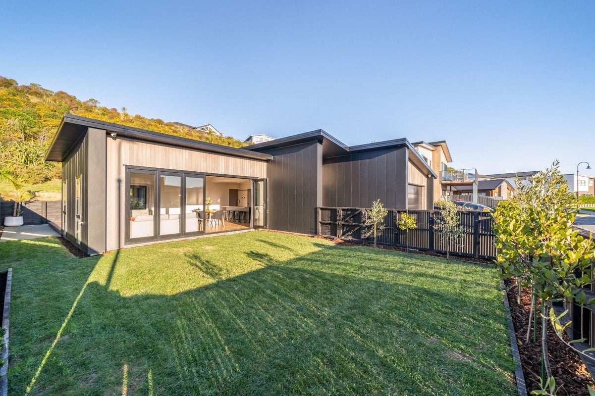 12 Kaiaho Close, Aotea, Porirua - Carousel 2