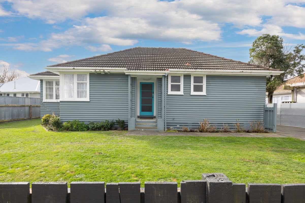 38 Crewe Crescent, Hokowhitu, Palmerston North - Carousel 2