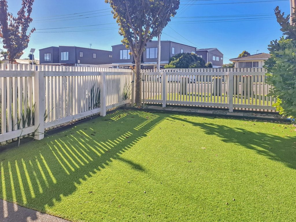 2/598 Te Atatu Road, Te Atatu Peninsula, Auckland - Carousel 2