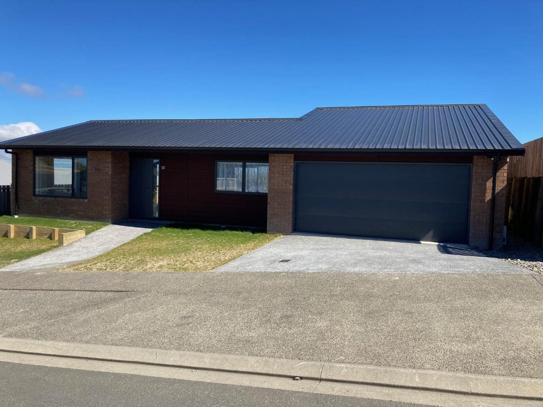 85 Cedarwood Street, Woodridge, Wellington - Carousel 1