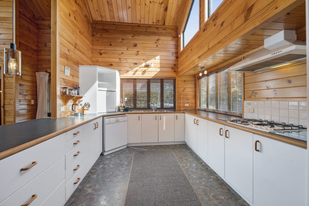 67 Te Herekiekie Street, Turangi - Carousel 1