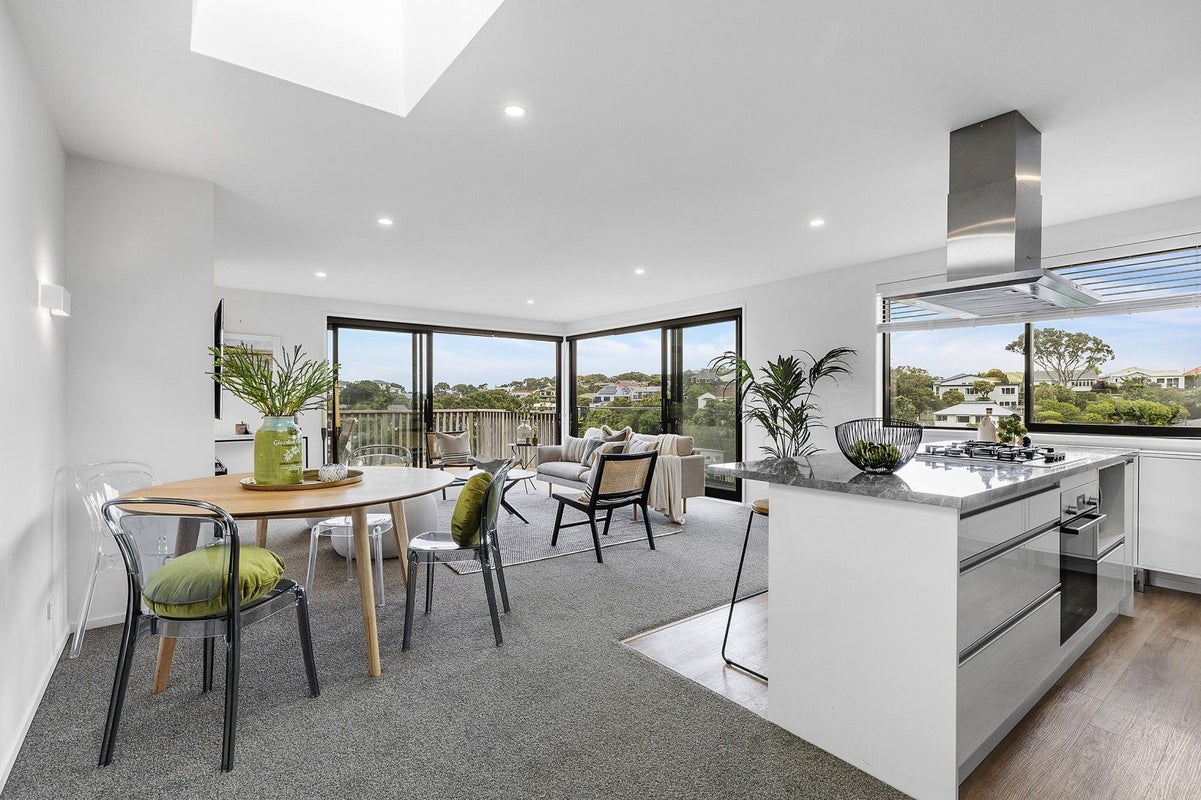 34 Delhi Crescent, Khandallah, Wellington - Carousel 2