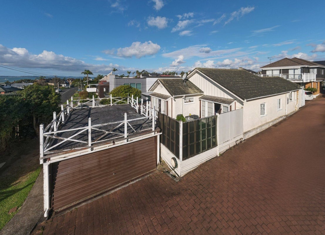 1/20 Takutai Avenue, Bucklands Beach, Auckland - Carousel 1