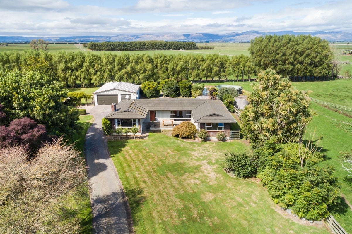 225 Hoihere Road, Tiakitahuna, Palmerston North - Carousel 1