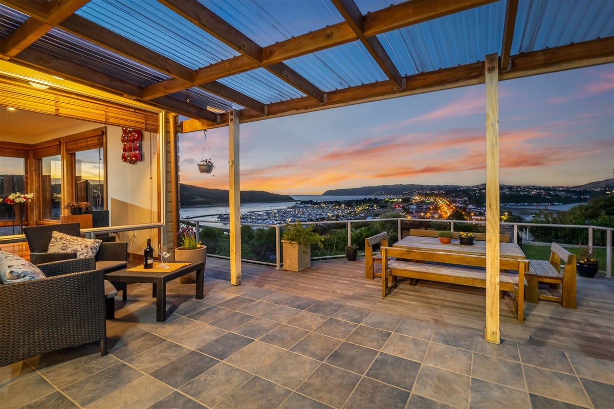 62 Kiriwai Road, Paremata, Porirua - Carousel 50