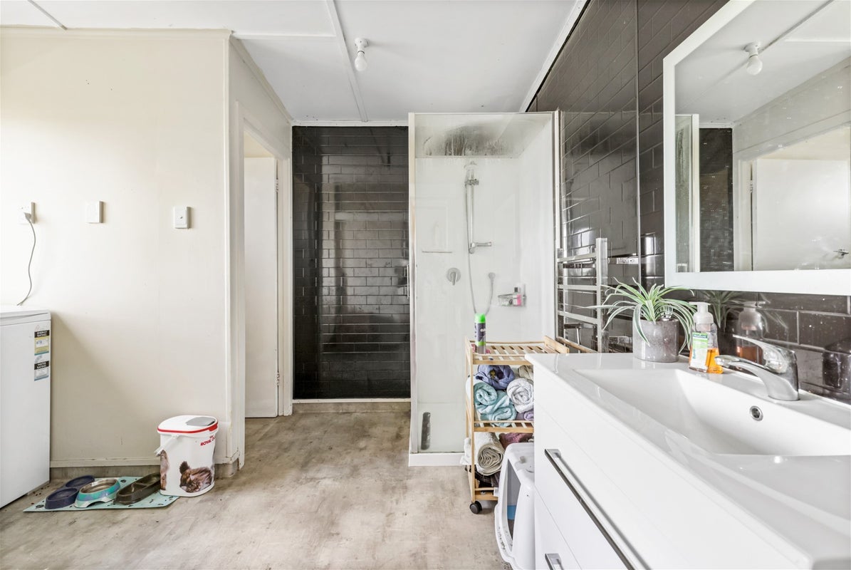 6004 Great South Road, Horotiu, Hamilton - Carousel 6