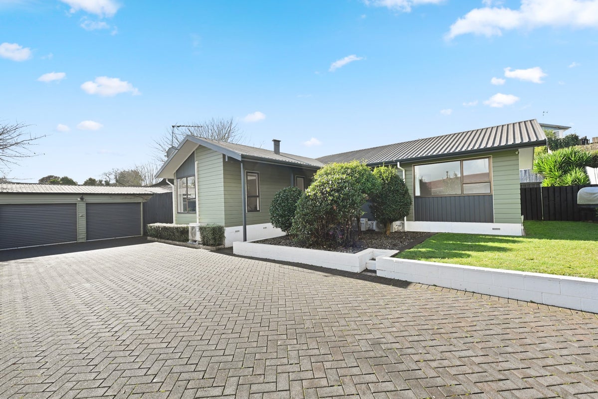 11 Camden Place, Pukete, Hamilton - Carousel 23