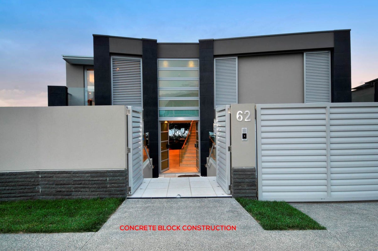 62 Compass Way, HALF MOON BAY, AUCKLAND - Carousel 1