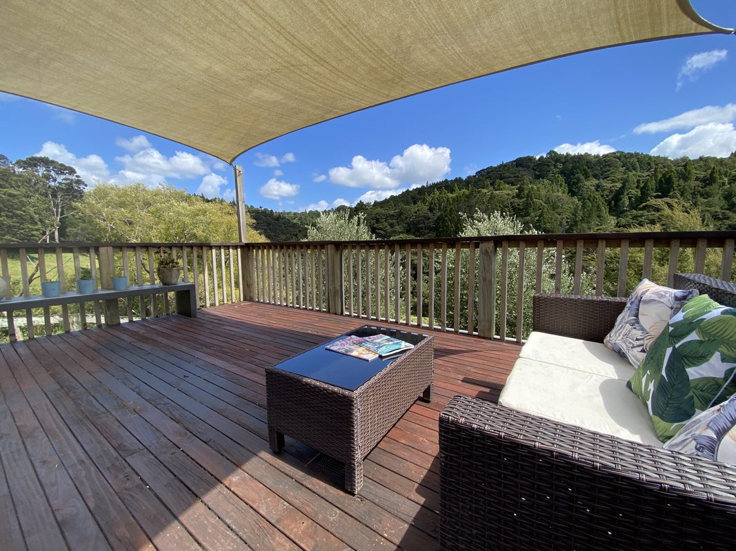 55 Tram Valley Road, Swanson, Auckland - Carousel 1