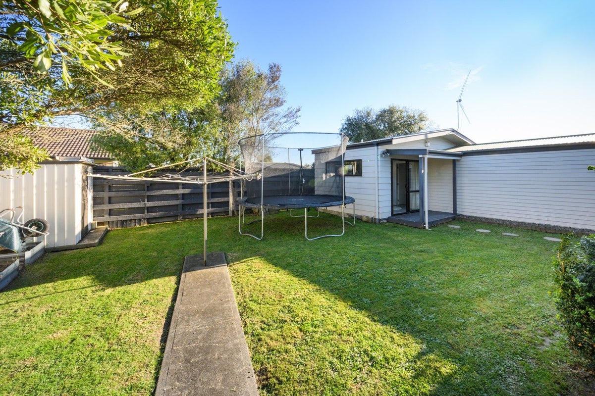 6 Willowstream Grove, Cloverlea, Palmerston North - Carousel 34