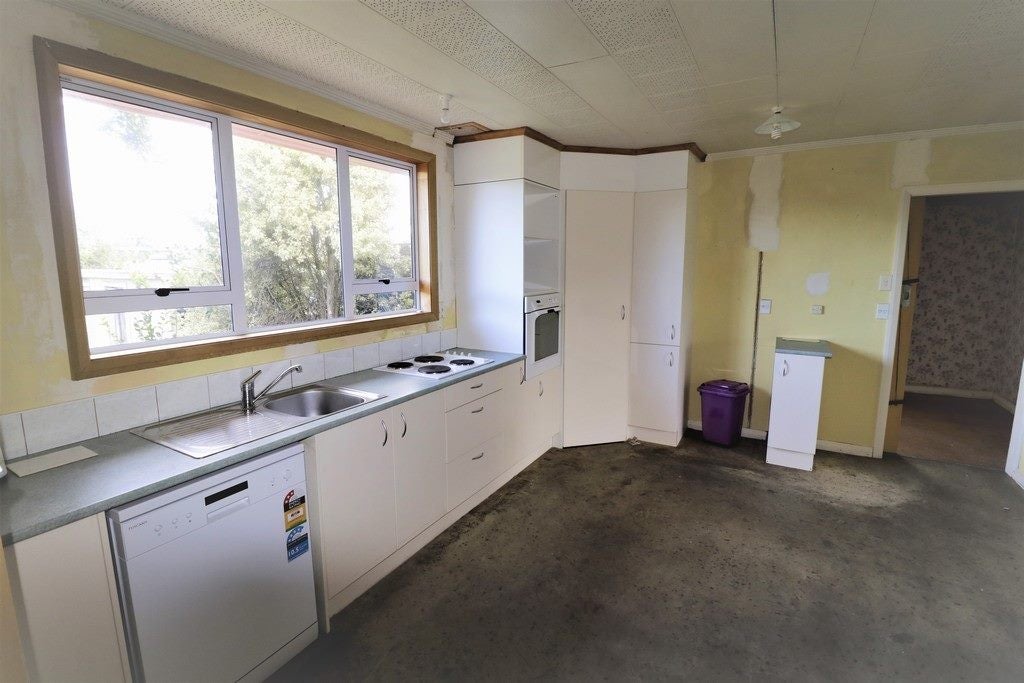 12 Aranui Avenue, Castlecliff, Whanganui - Carousel 2