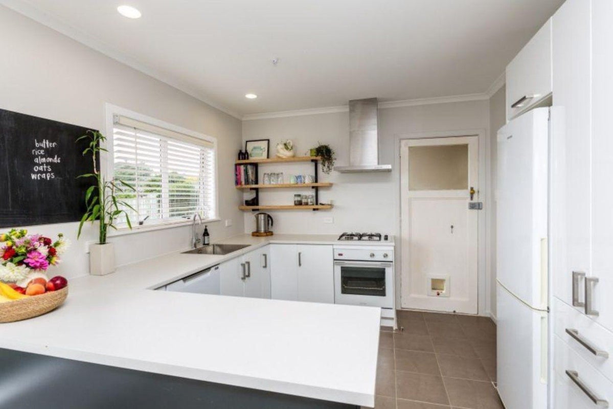 24C Cowling Road, Hurdon, New Plymouth - Carousel 1