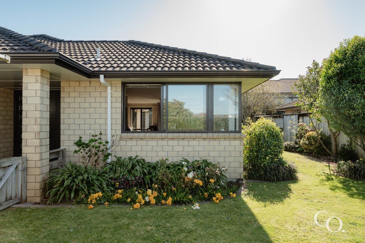 21 Galloway Crescent, Pyes Pa, Tauranga - Carousel 1