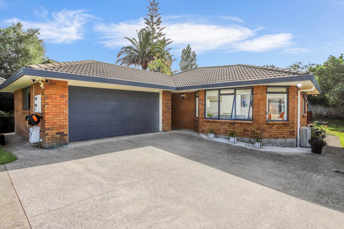 146 Lynwood Road, New Lynn, Auckland - Carousel 2