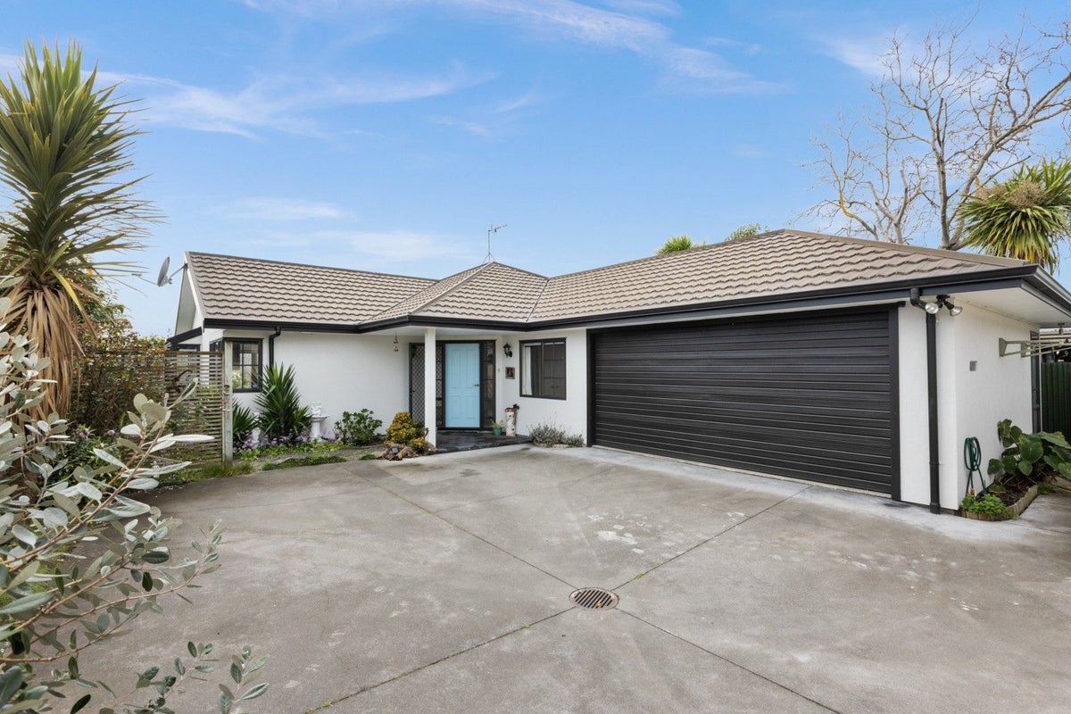 806A Grove Road, Mayfair, Hastings - Carousel 1