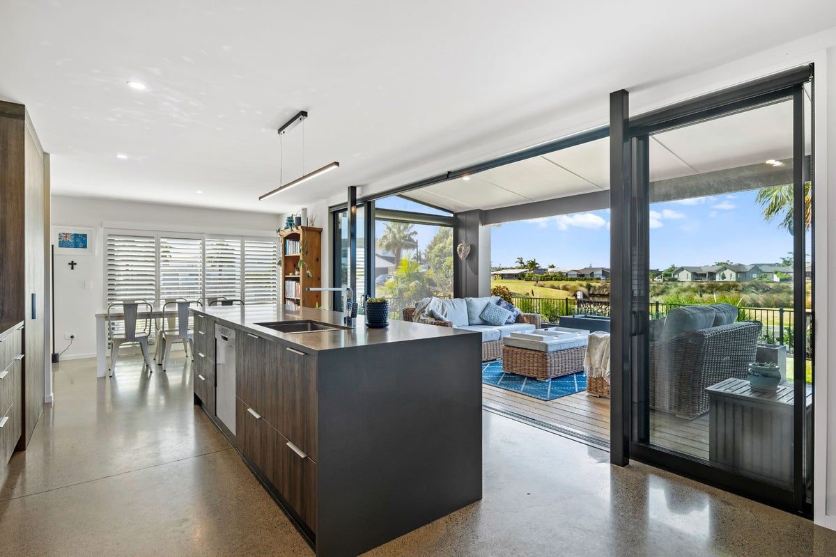 122 Barbados Way, One Tree Point - Carousel 2