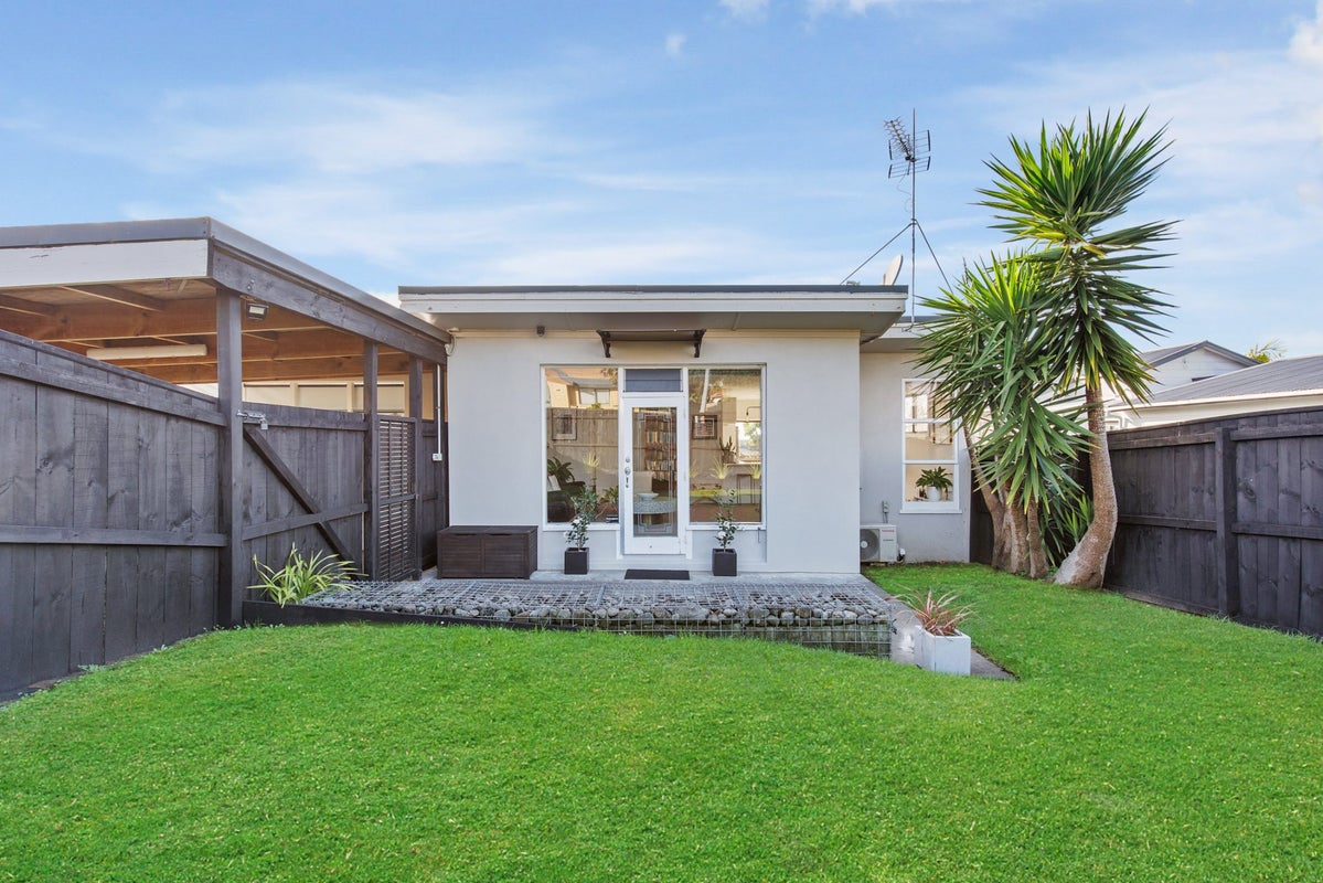 40 Nelson Street, Howick, Auckland - Carousel 1
