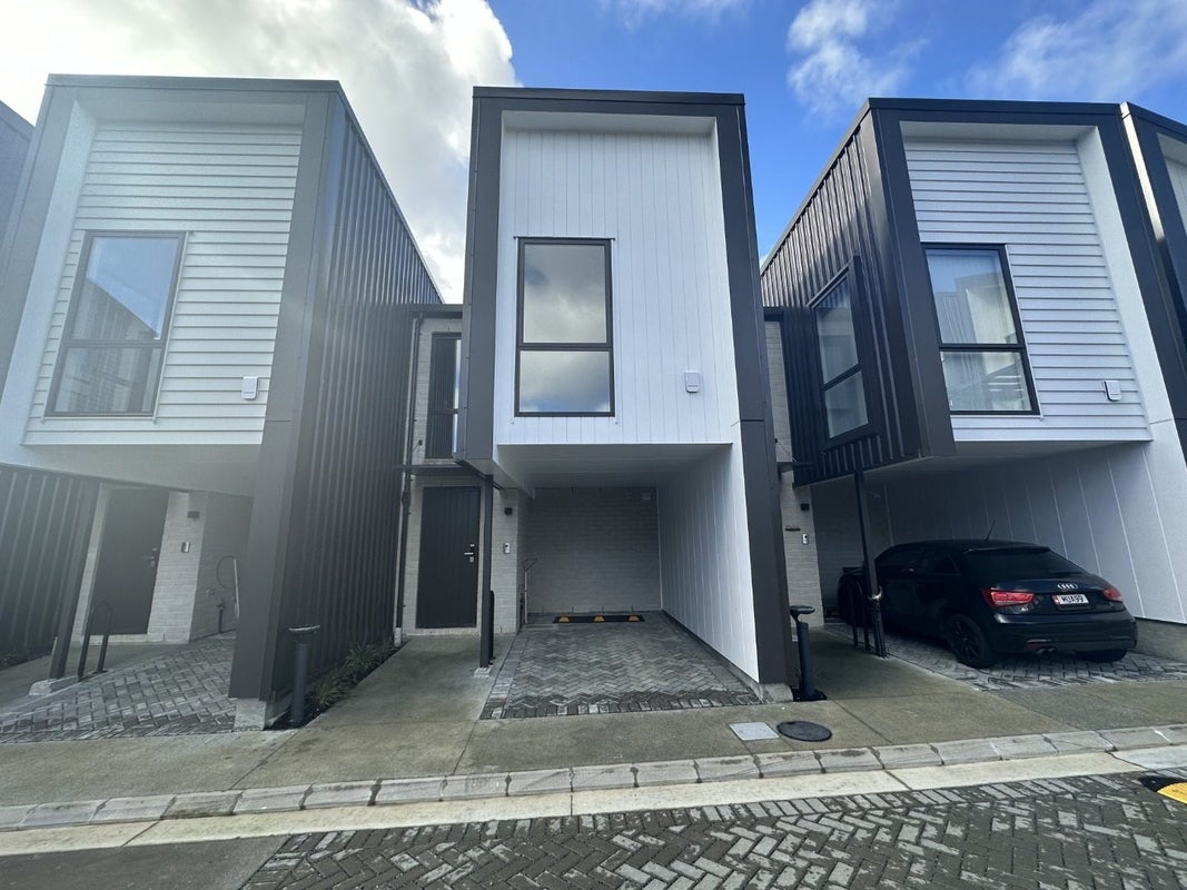6/32B Westgate Drive, Westgate, Auckland - Carousel 1