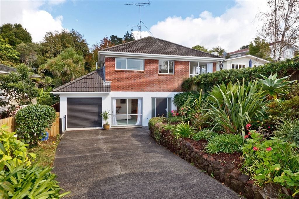 23 Leiden Place, Totara Vale, Auckland - Carousel 1