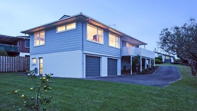37 Advene Road, Cockle Bay, Auckland - Carousel 1