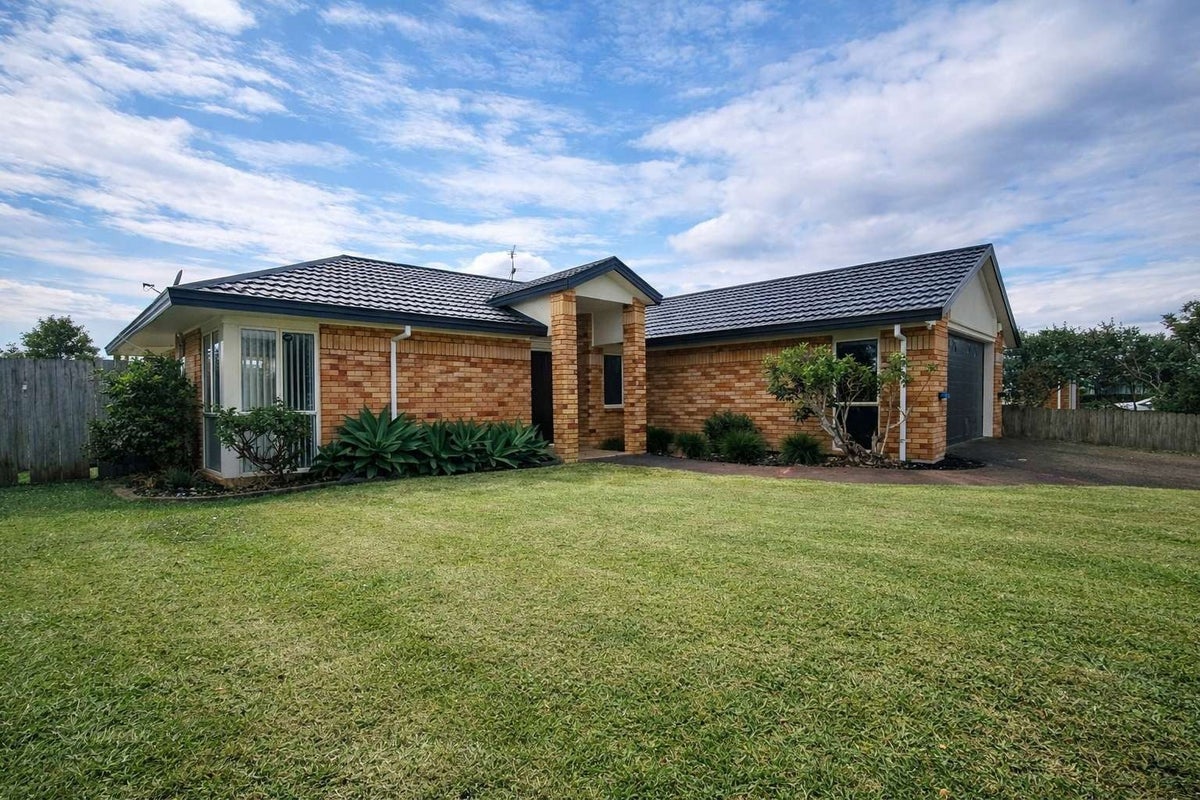 52 Nicholas Road, Somerville, Manukau - Carousel 1