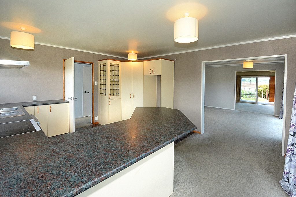 32 Estuary Crescent, Fairfield, Dunedin - Carousel 2