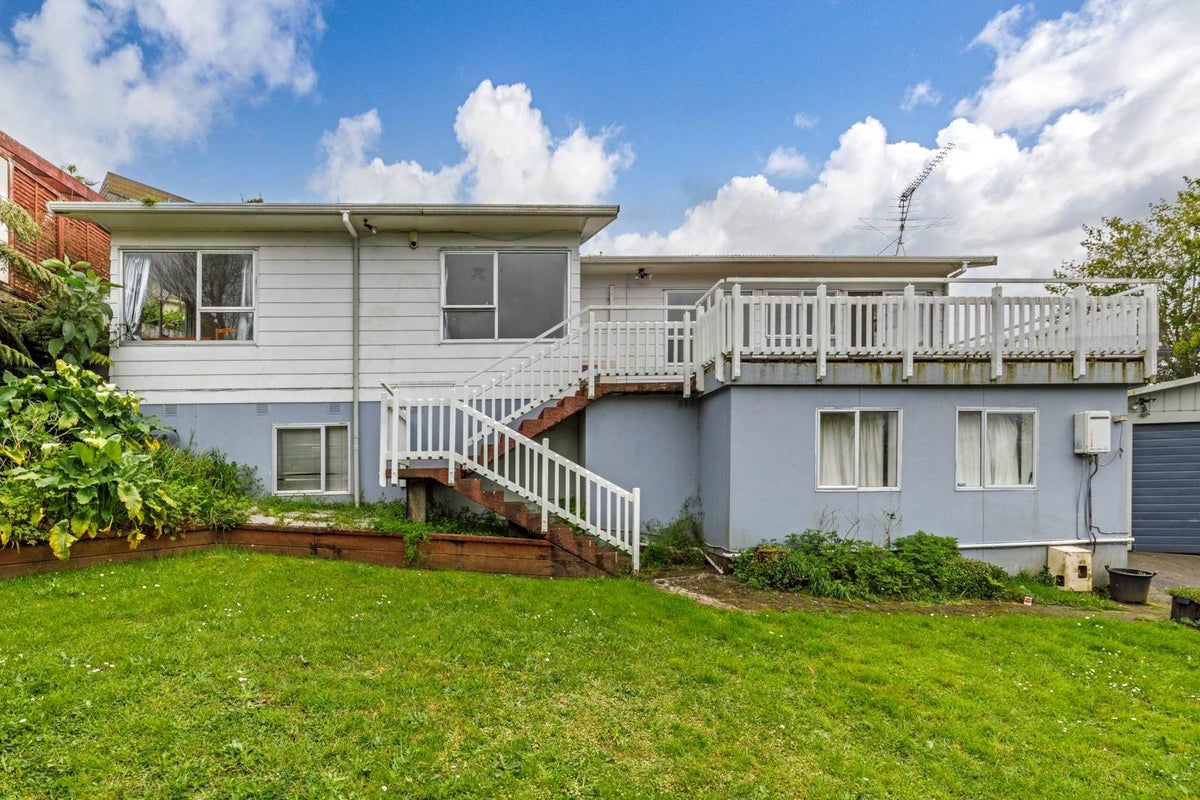 81 Ayton Drive, Totara Vale, Auckland - Carousel 1