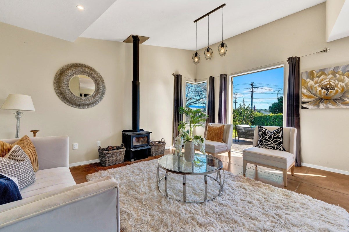 6 Forest Hill Road, Henderson, Auckland - Carousel 1