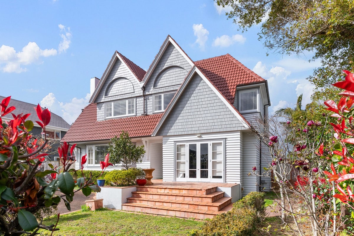 31 Ronaki Road, Mission Bay, Auckland - Carousel 1
