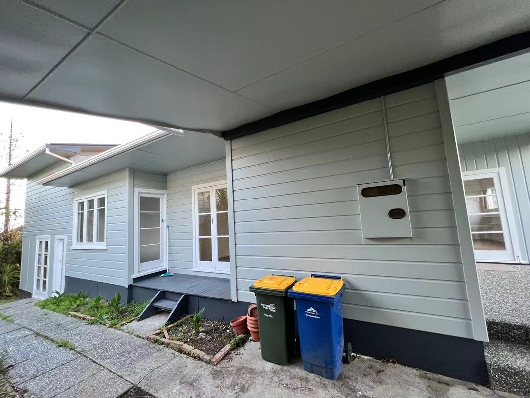16 Richards Avenue, Forrest Hill, Auckland - Carousel 2