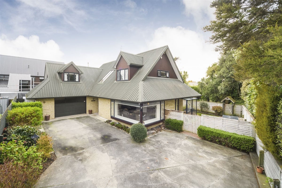 18 Hanmer Place, Highbury, Palmerston North - Carousel 1