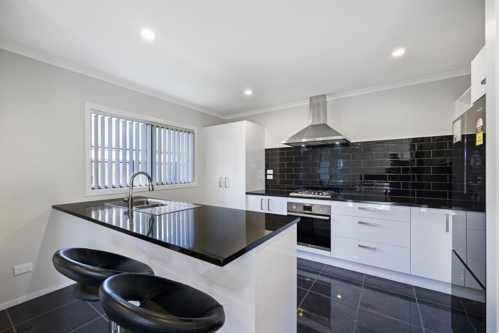 6 Southbrook Close, Glenview, Hamilton - Carousel 2