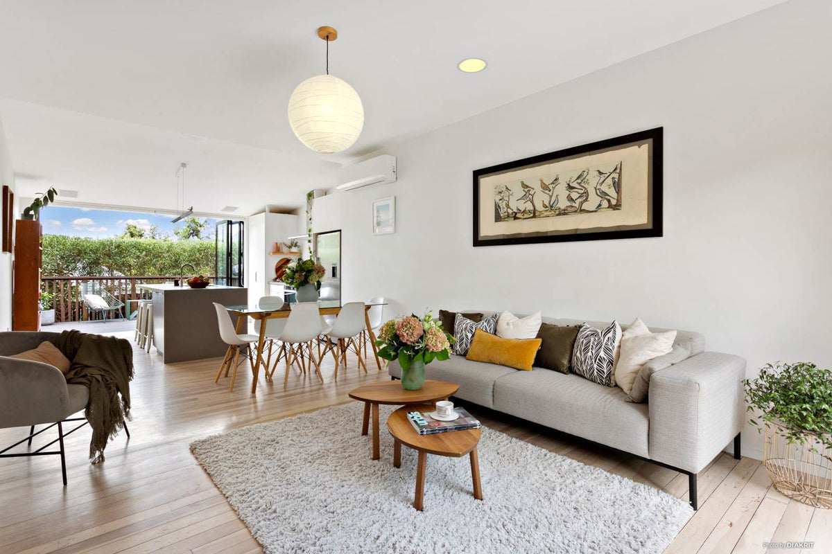 21 Himikera Avenue, Avondale, Auckland - Carousel 2