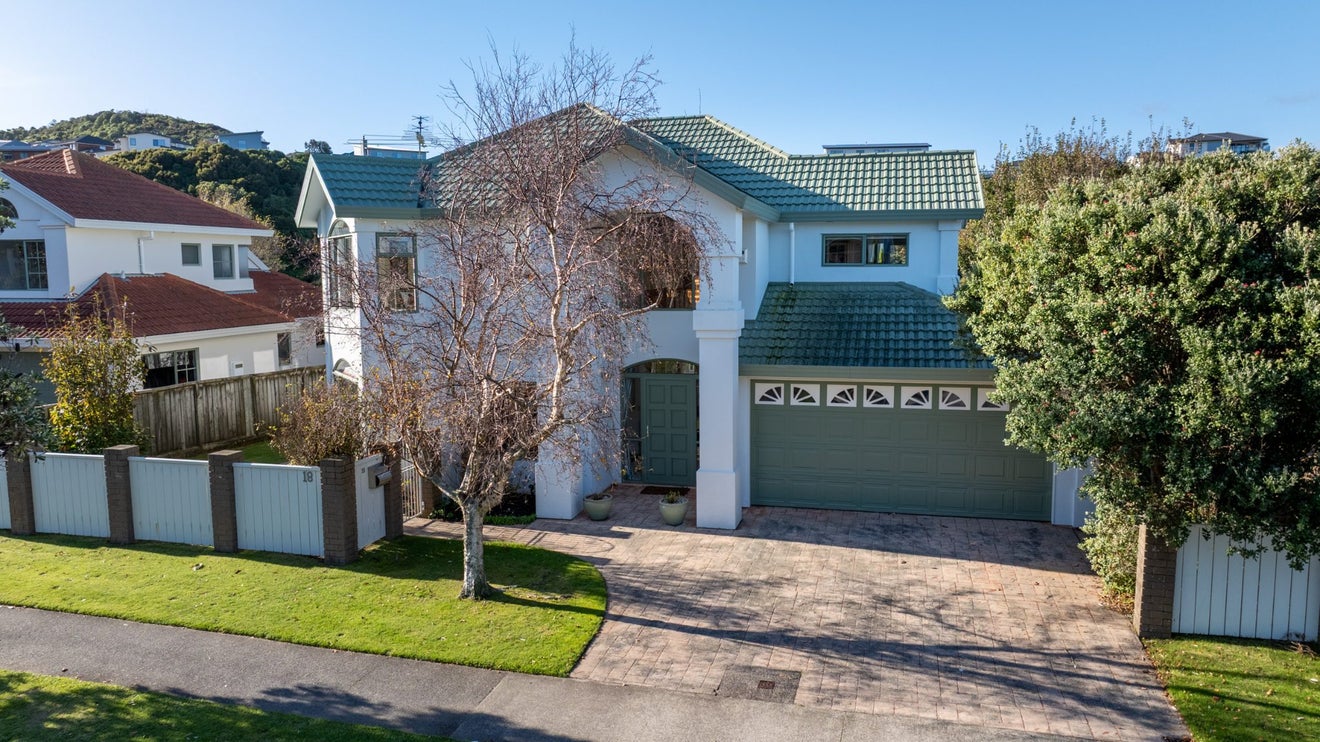 18 Amesbury Drive, Churton Park, Wellington - Carousel 2