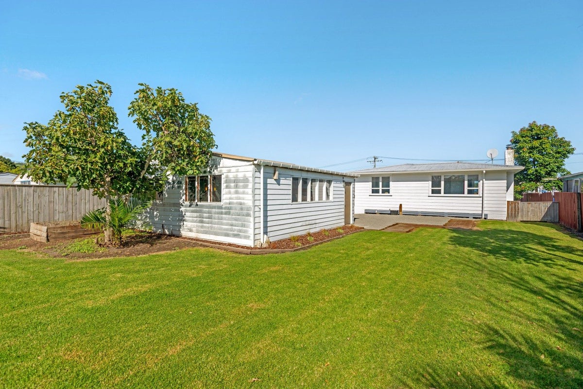 10 Tui Street, Outer Kaiti, Gisborne - Carousel 15