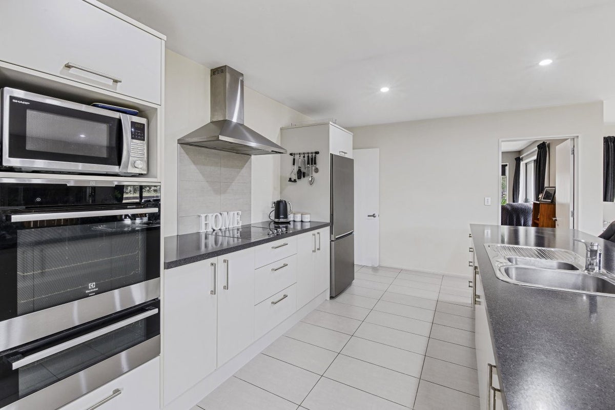 93 Mount Grey Road, Loburn, Loburn - Carousel 1