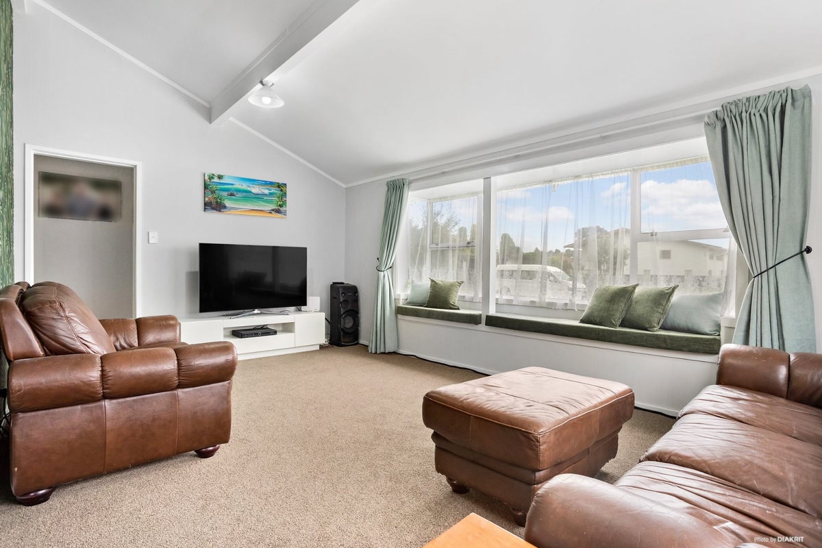 13 Morrow Avenue, St Andrews, Hamilton - Carousel 1
