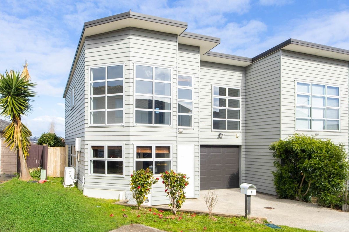 7 Bushpark Place, Flat Bush, Manukau City, Auckland - Carousel 1