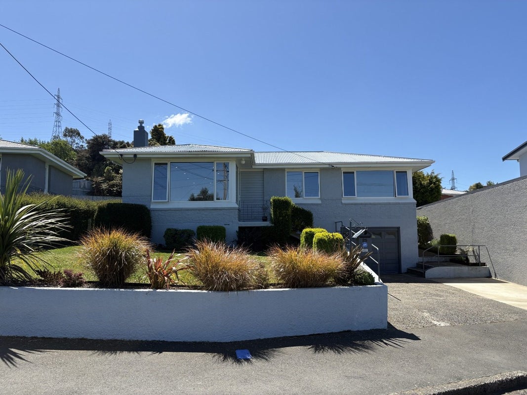 25 Gilkison Street, Halfway Bush, Dunedin - Carousel 1