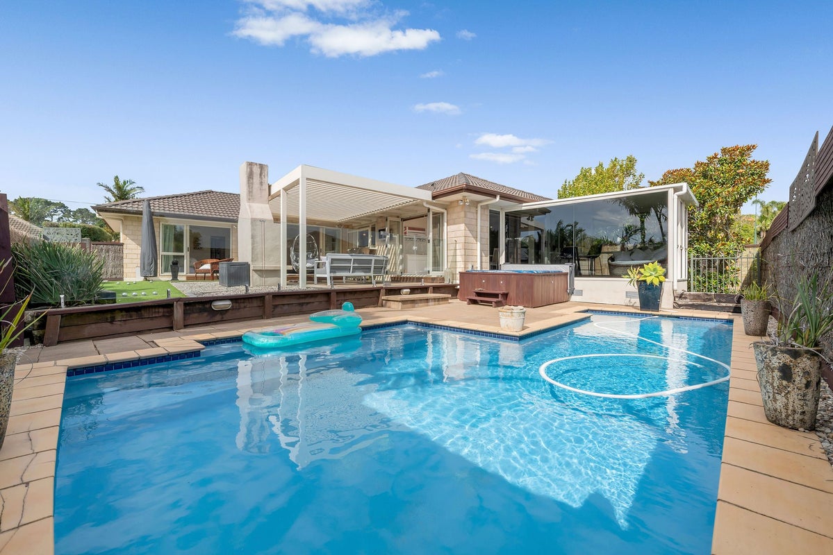 51 John Brooke Crescent, Dannemora, Manukau City, Auckland - Carousel 2