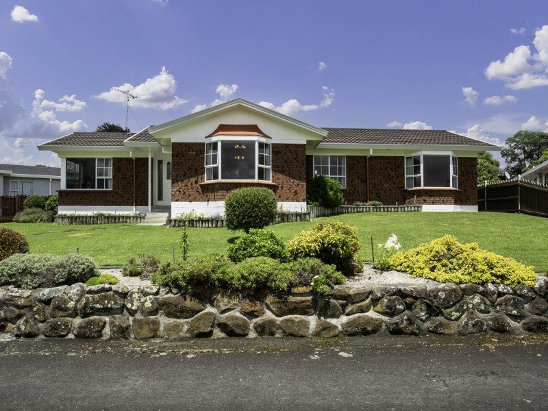 31 Sheridan Crescent, Leamington, Cambridge - Carousel 2