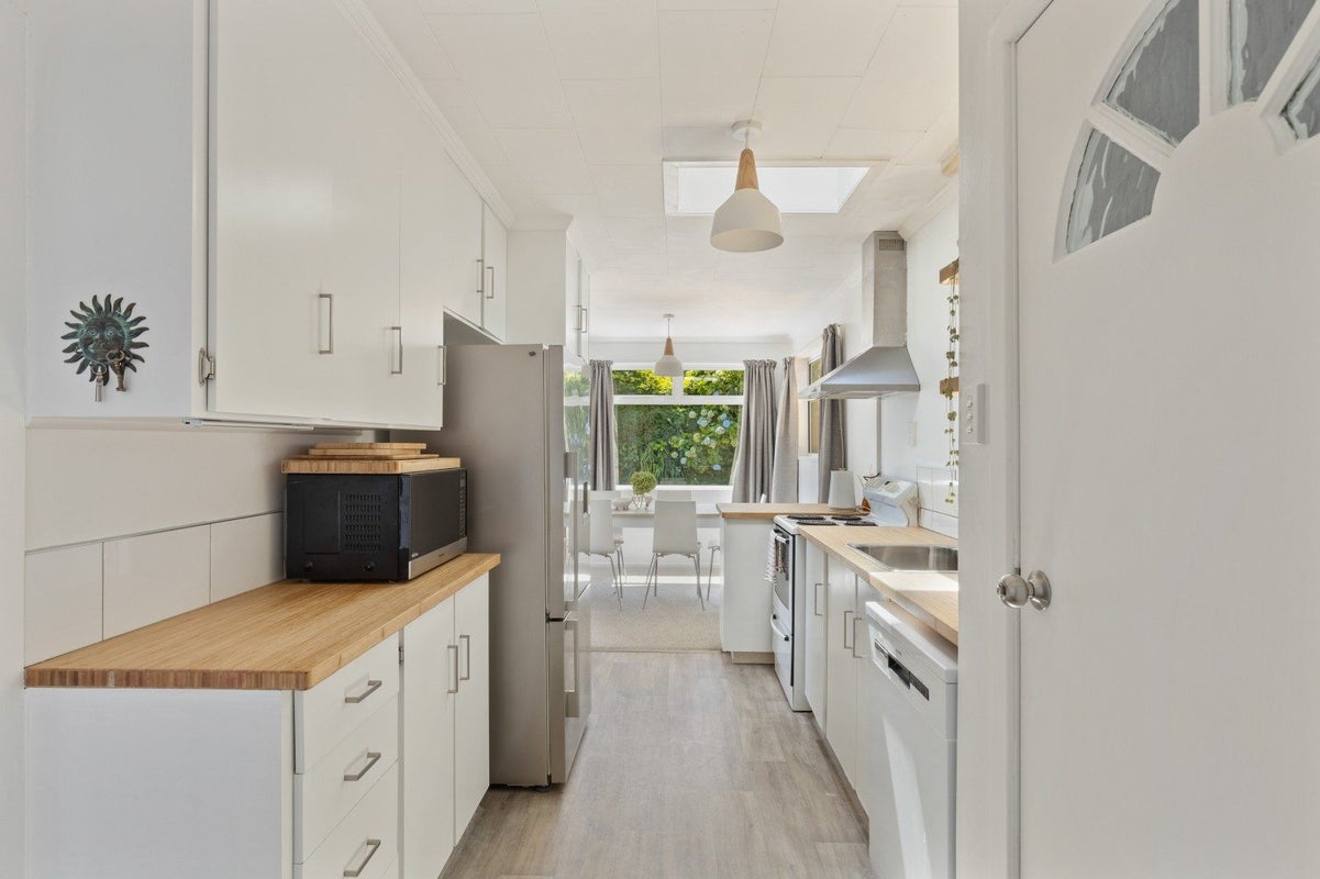 137 Brooklands Road, Brooklands, New Plymouth - Carousel 1