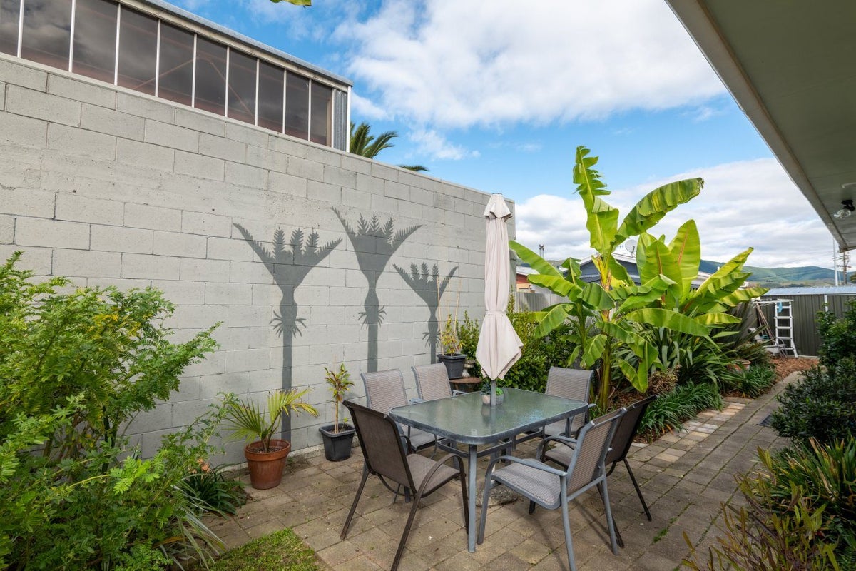 2/16 Parkers Road, Tahunanui, Nelson - Carousel 17